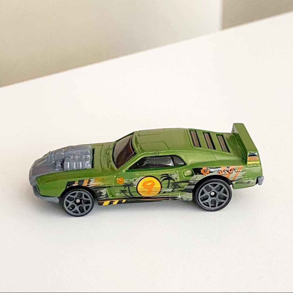 Hot Wheels - 2004 Riveted - Picture 4 of 7